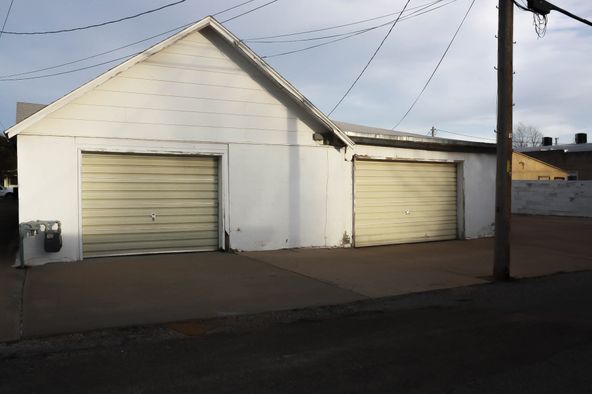 607 S Main St, Pratt, KS 67124